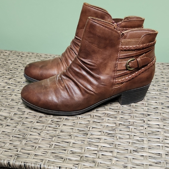 Yuu Shoes - Yuu Chestnut Ankle Booties with Buckle Detail